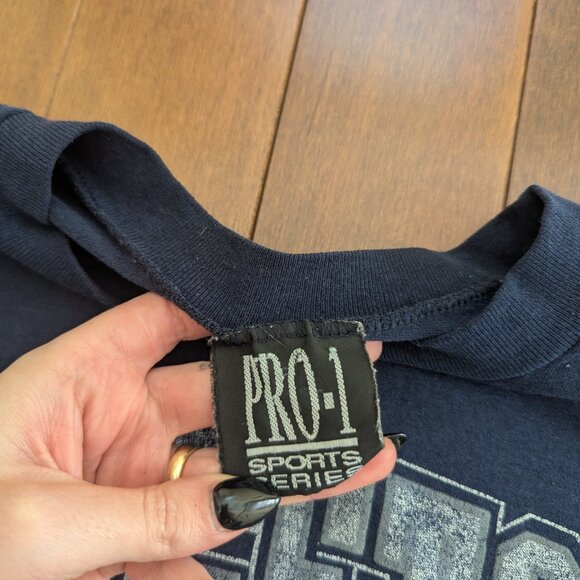 GEORGETOWN HOYAS VINTAGE TSHIRT - Picture 3 of 4